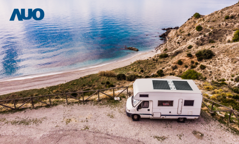 「可撓輕量化太陽光電板SunCurva」使用輕量特殊耐候型複合板取代傳統太陽能板的玻璃前板，不僅降低70%重量，每米平方僅3Kg；具有抗衝擊性能及通過電磁相容性測試，可應用於交通運輸工具，如露營車、遊艇等